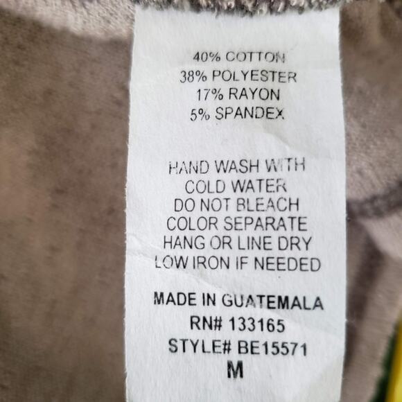 Altr'd State raw hem V neck pullover - M - Picture 4 of 5